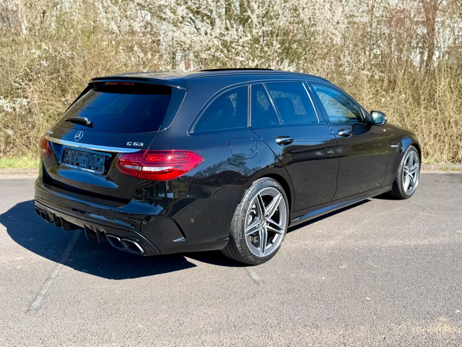 Mercedes-Benz C 63 AMG*Night*Pano*Burmester*Dig.Cockp*Distroni