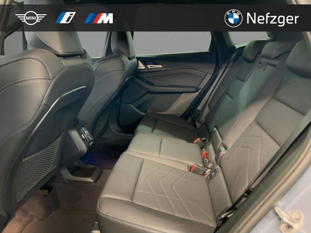 BMW 223 Active Tourer i M Sport H&K HUD PANO RFK foto 8