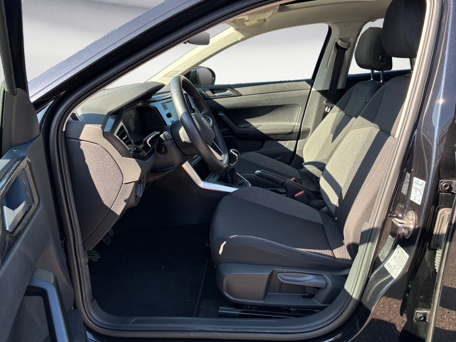 Volkswagen Taigo 1.0 TSI LIFE PANORAMA*LED*SHZ*PDC*CARPLAY imagem 3