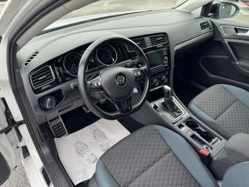 Volkswagen Golf - 11