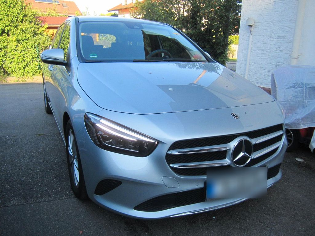 Image of Mercedes-Benz B 220