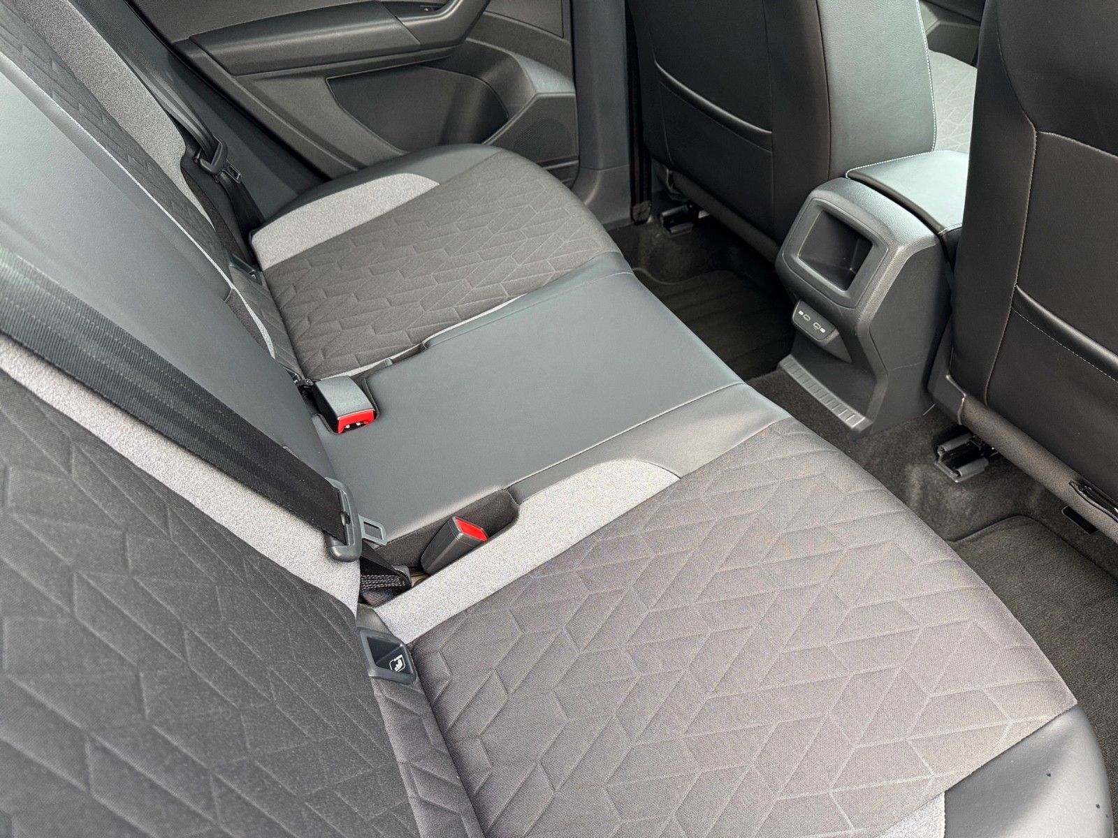 Fahrzeugabbildung Volkswagen T-Cross 1.0 Goal