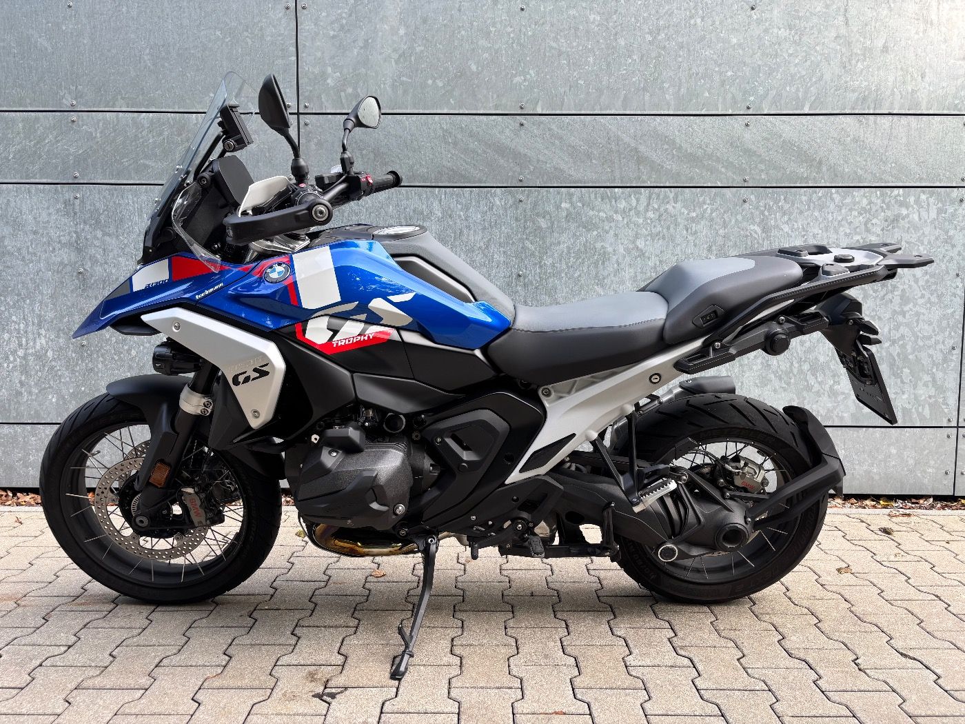 Fahrzeugabbildung BMW R 1300 GS Trophy 4 Pakete Fahrzeughöhenregelung