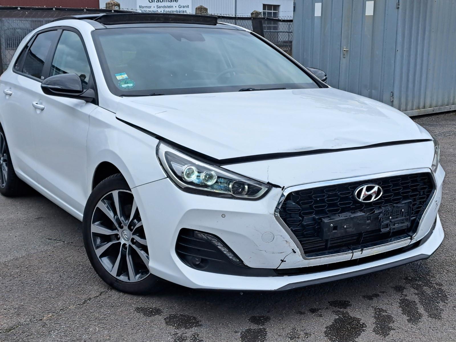 Hyundai i30 YES! Plus/Panoramadch/Navi/Kam/DAB/APP/5trg/