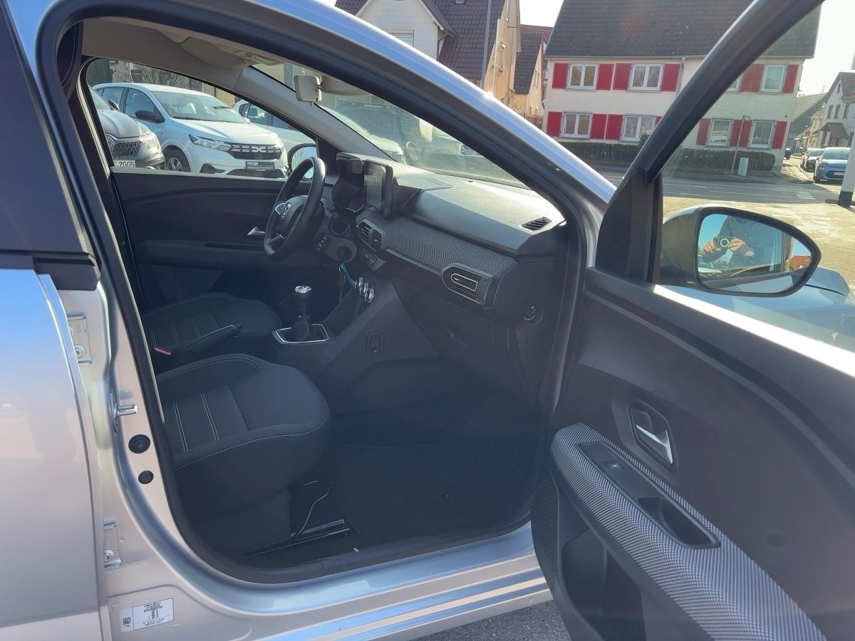 Fahrzeugabbildung Dacia Sandero Comfort TCe 90 Klimaaut.