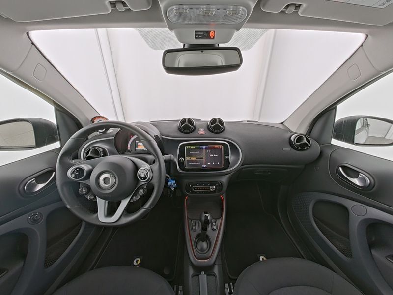 Fahrzeugabbildung Smart EQ passion 22KW+WINTER.P+ALLWETTER+LED+CARPLAY