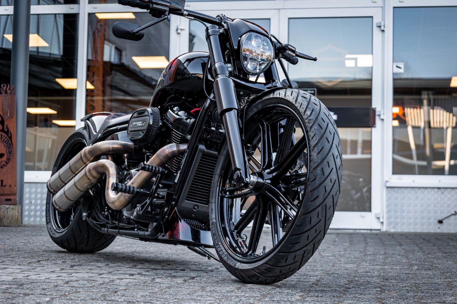 Fahrzeugabbildung Harley-Davidson FXBRS BREAKOUT 114 cui Kesstech - Airride-