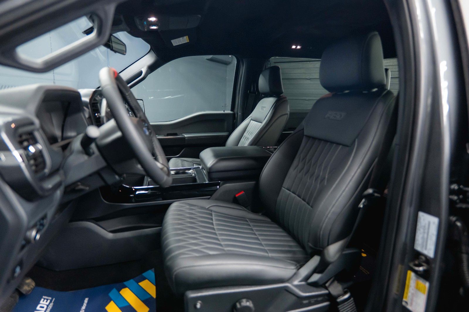 Fahrzeugabbildung Ford F150 5.0L V8 4x4 Offroad SuperCrew RAPTOR 19%