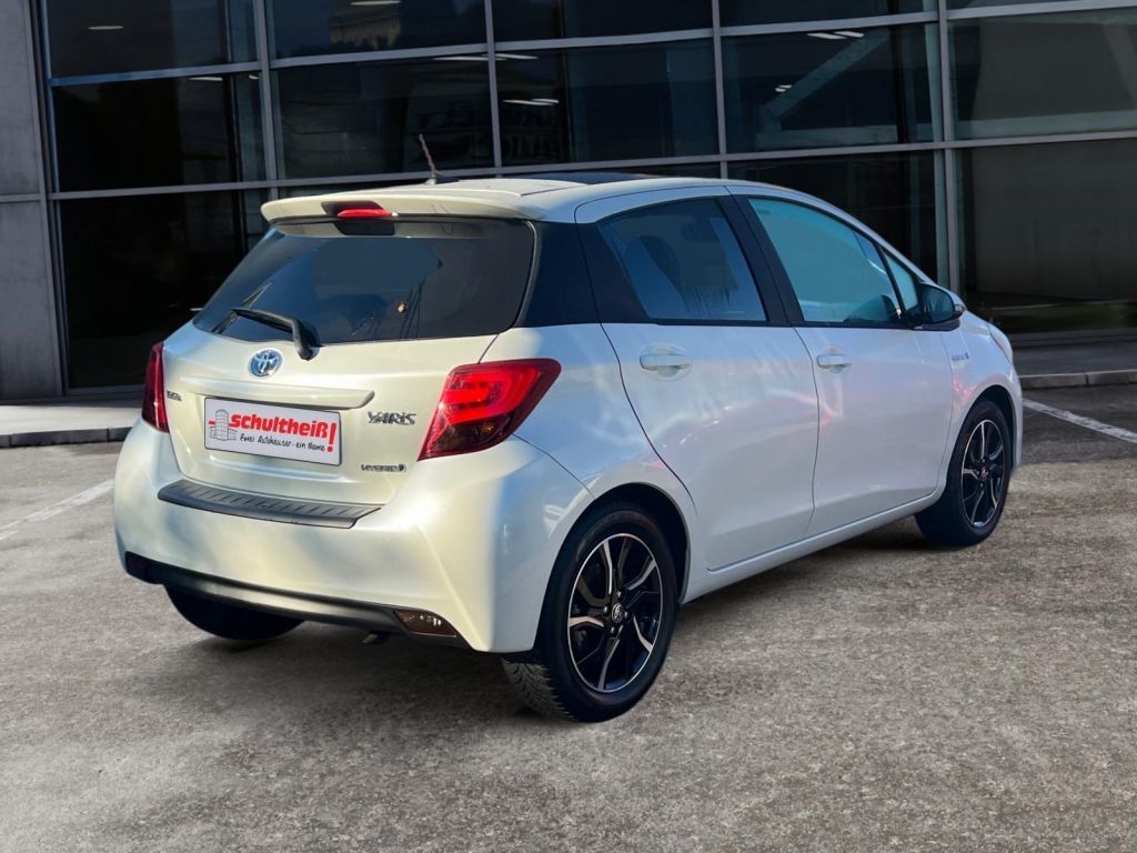 Fahrzeugabbildung Toyota Yaris Hybrid 1.5 VVT-i Lounge