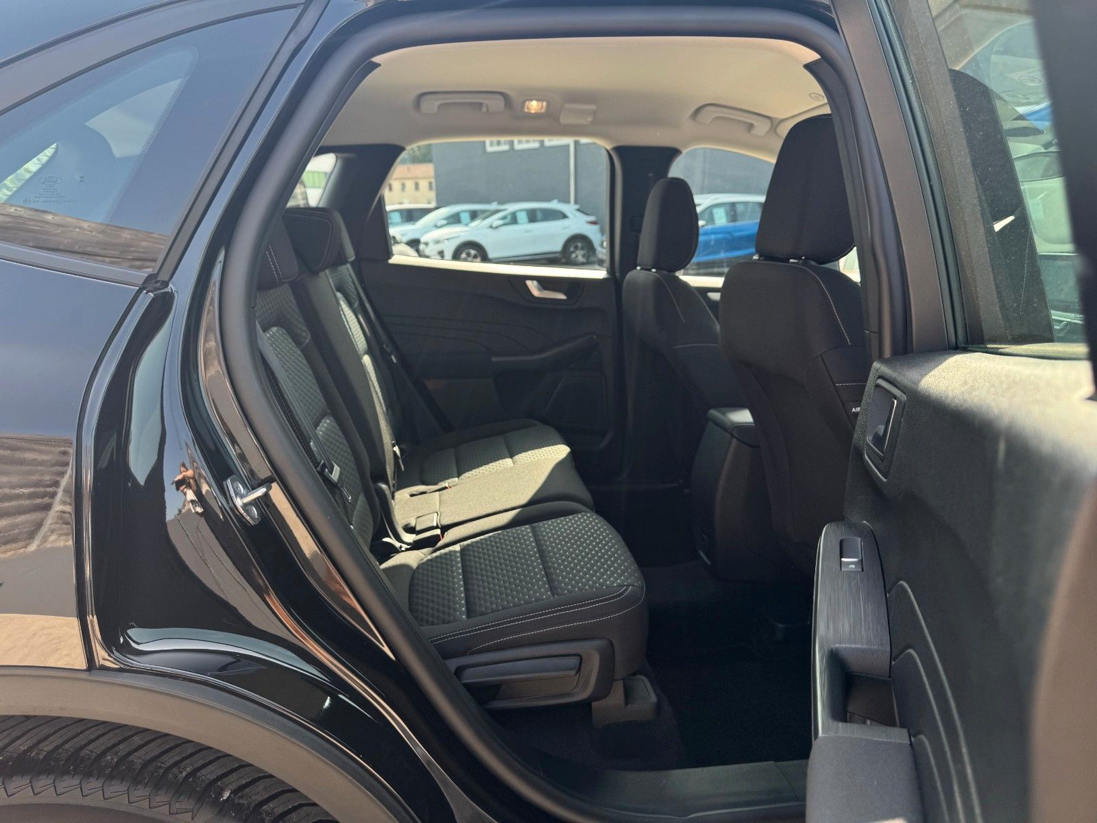 Fahrzeugabbildung Ford Kuga 1.5 EB Cool & Connect Navi CarPlay SHZ AHK