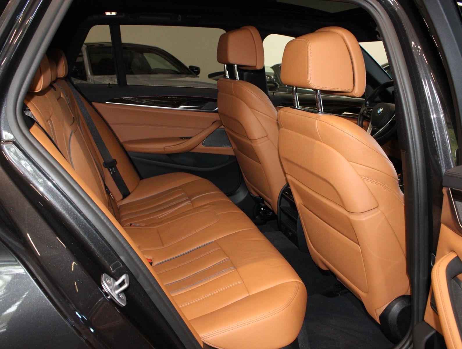 Fahrzeugabbildung BMW 520 d Touring Luxury Line 1. Hand*Pano*H&K*HUD