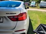 BMW X4 M40 M40i - - weiße BMW X4 M40