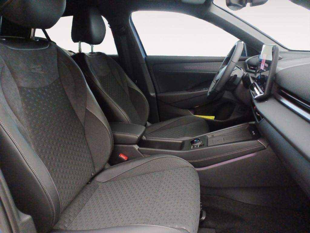 Fahrzeugabbildung Volkswagen T-Roc 1.5 eTSI DSG R-Line Black Style incl. WR