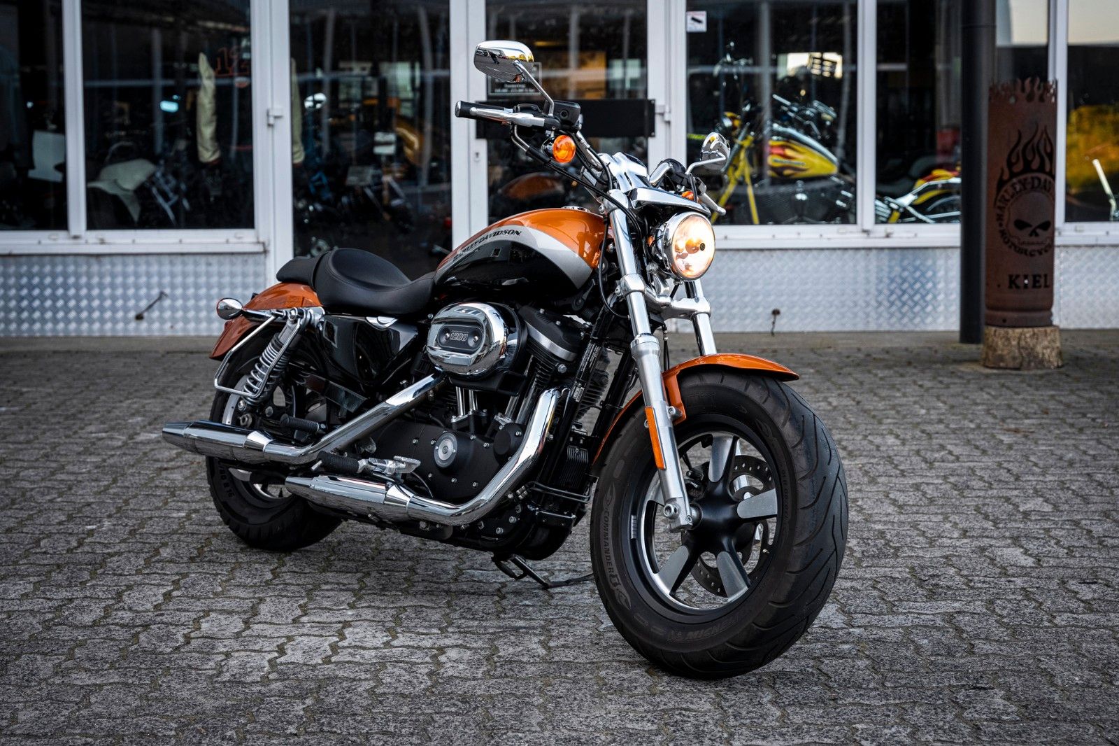 Fahrzeugabbildung Harley-Davidson XL1200CA SPORTSTER CUSTOM  LIMITED EDITION A
