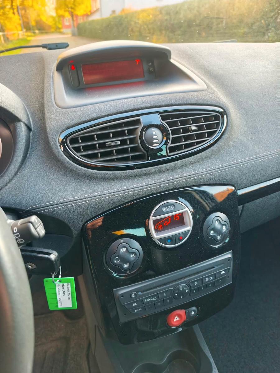 Renault Clio 2012 — photo 14
