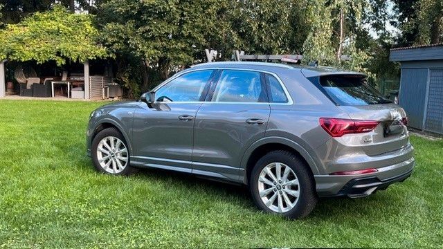 Image of Audi Q3