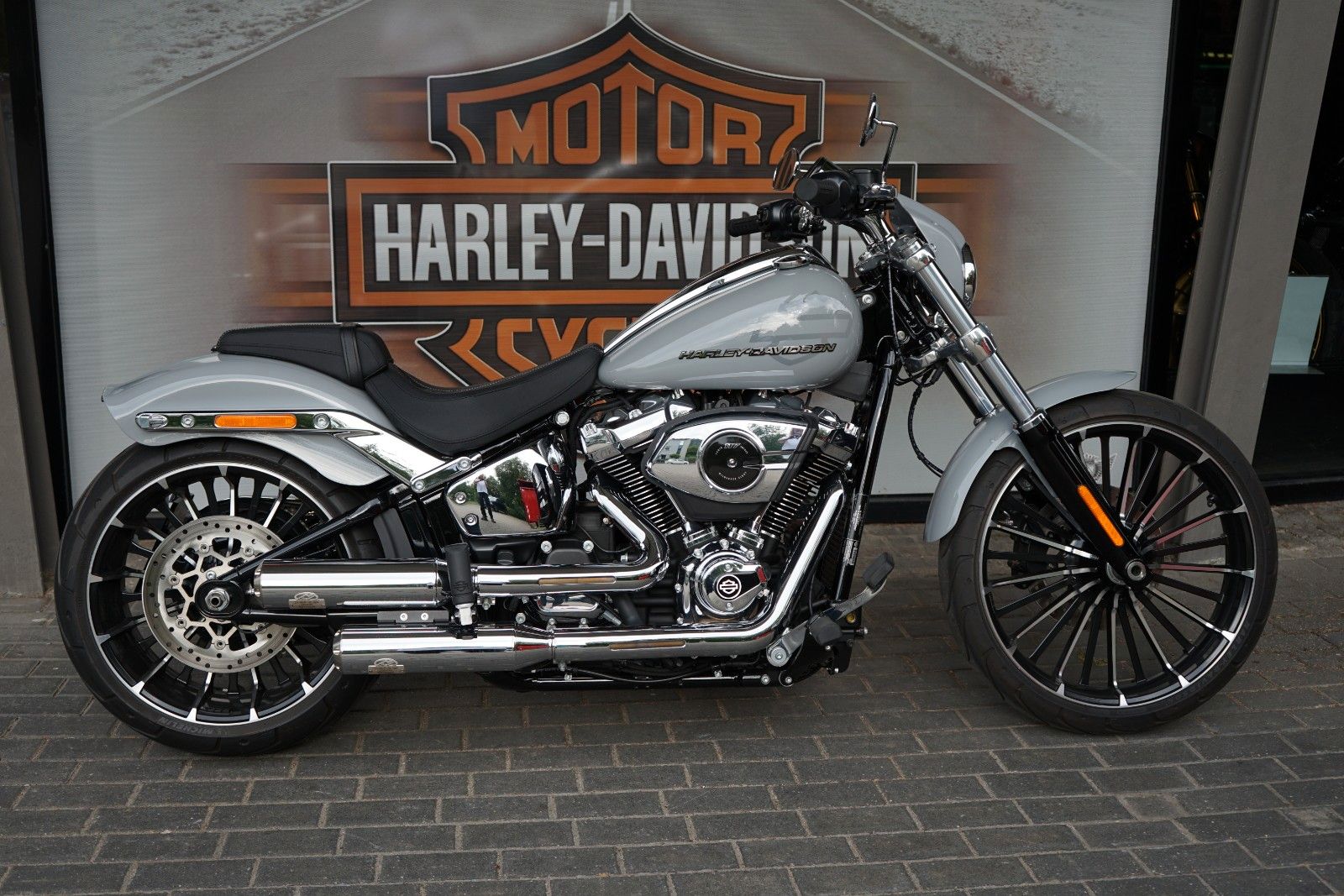 Fahrzeugabbildung Harley-Davidson Breakout 117 MY25 - FXBR - Thunderbike - Jekill