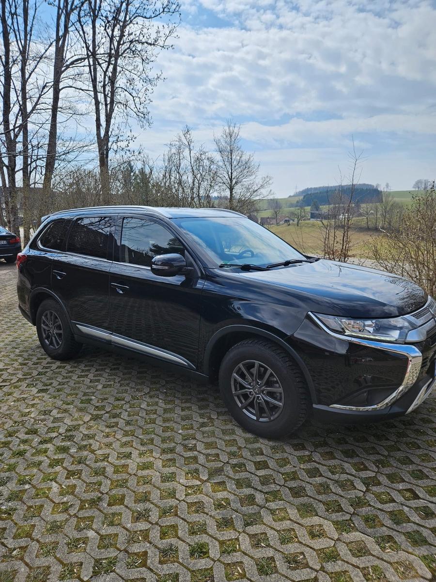 Mitsubishi Outlander 2.0 MIVEC Diamant ClearTec 2WD Diamant