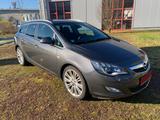 Opel Astra J Sports Tourer Sport - Opel Astra aus 2011: Tourer Sport