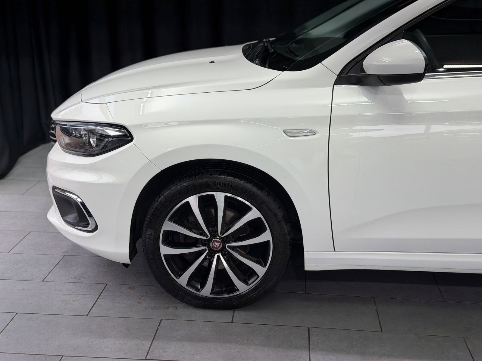 Fahrzeugabbildung Fiat Tipo Lounge |AHK|RF-CAM|LED|LEDER|NAVI