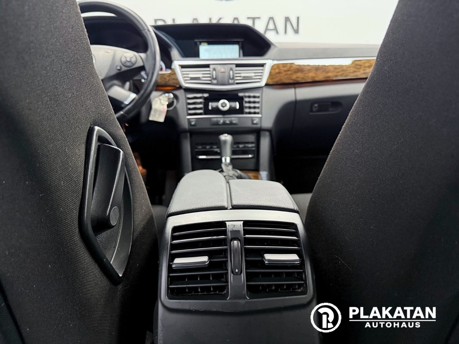 Fahrzeugabbildung Mercedes-Benz E 200 T-Modell Abst-Tempomat Navi MB-Service