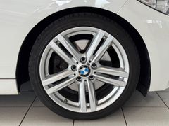 BMW 228 i M Sport Cabrio /DAB/Tempomat/SHZ/Leder BMW 228 i M Sport Cabrio /DAB/Tempomat/SHZ/Leder