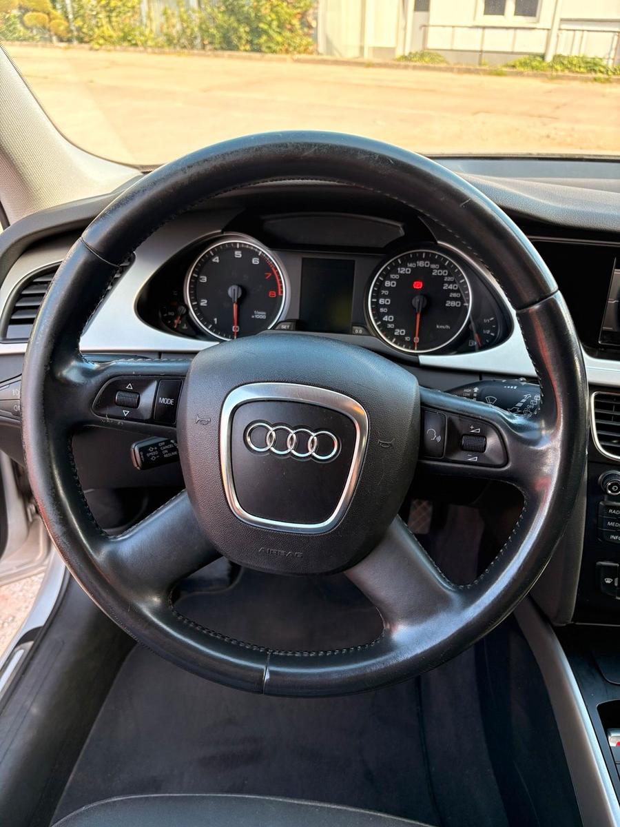 Audi A4 2009 — photo 7