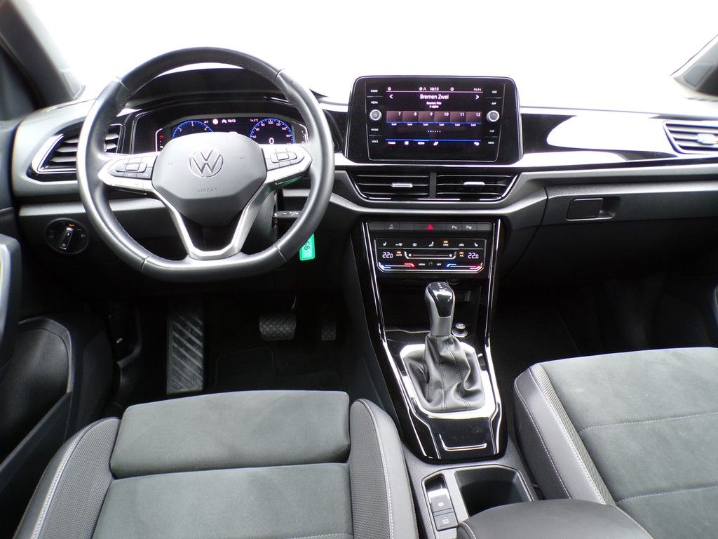 Fahrzeugabbildung Volkswagen T-Roc  2.0 TDI SCR DSG *Style*ACC*LED*Navi*Black
