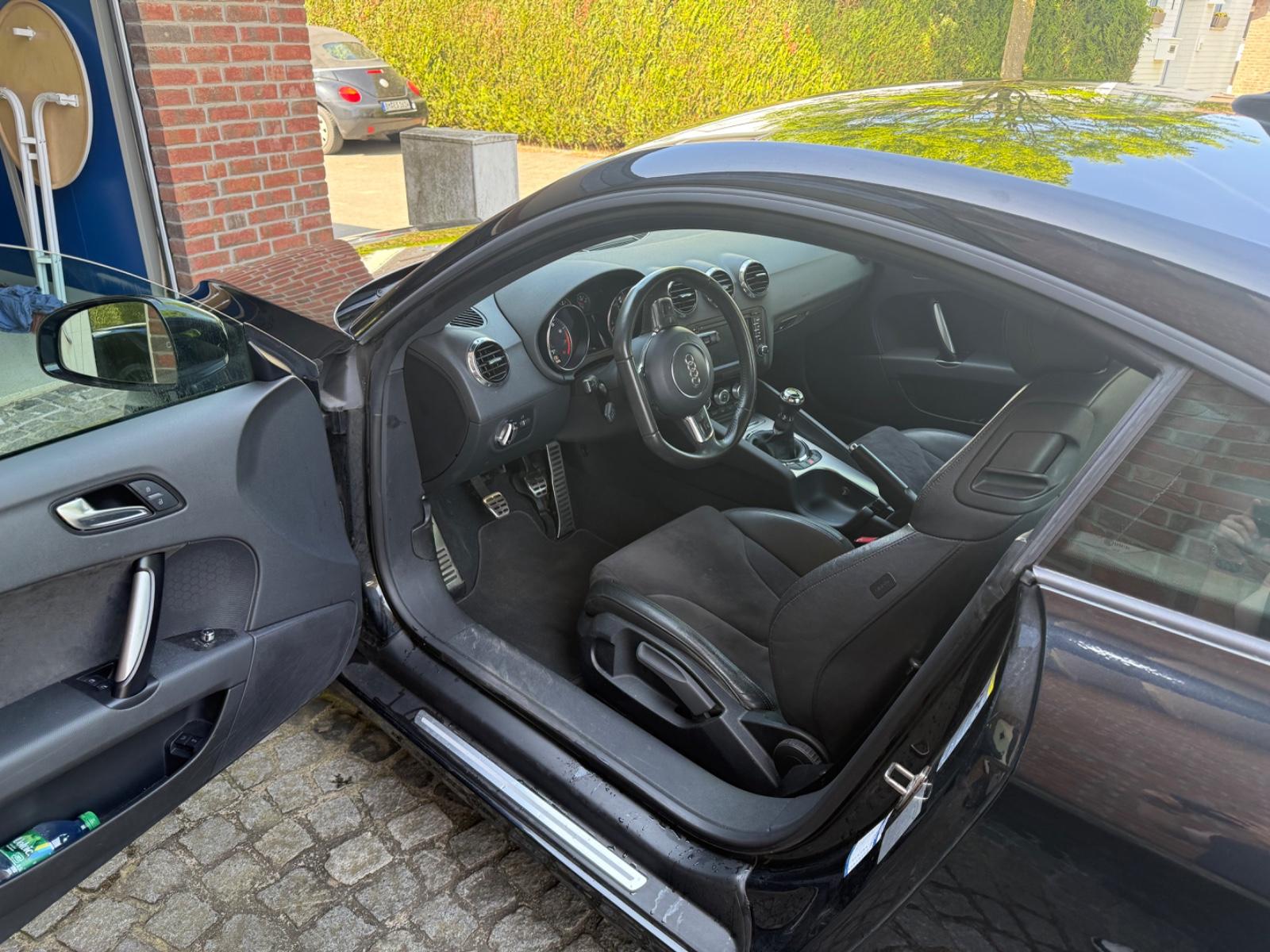 Audi TT Coupe 1.8 TFSI - Carplay,SHZ,Motor revidiert