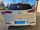 Hyundai i20 1.4 INTRO EDITION 6- Gang, 4-Zyl. - Hyundai i20: Weiß
