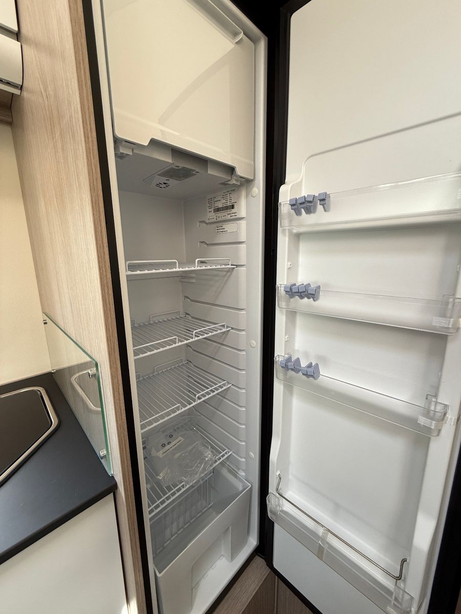 Fahrzeugabbildung Bürstner Lyseo Time Skyline Edition 690G Summer Sale