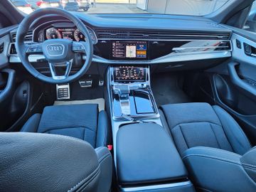 Audi Q8 - 10