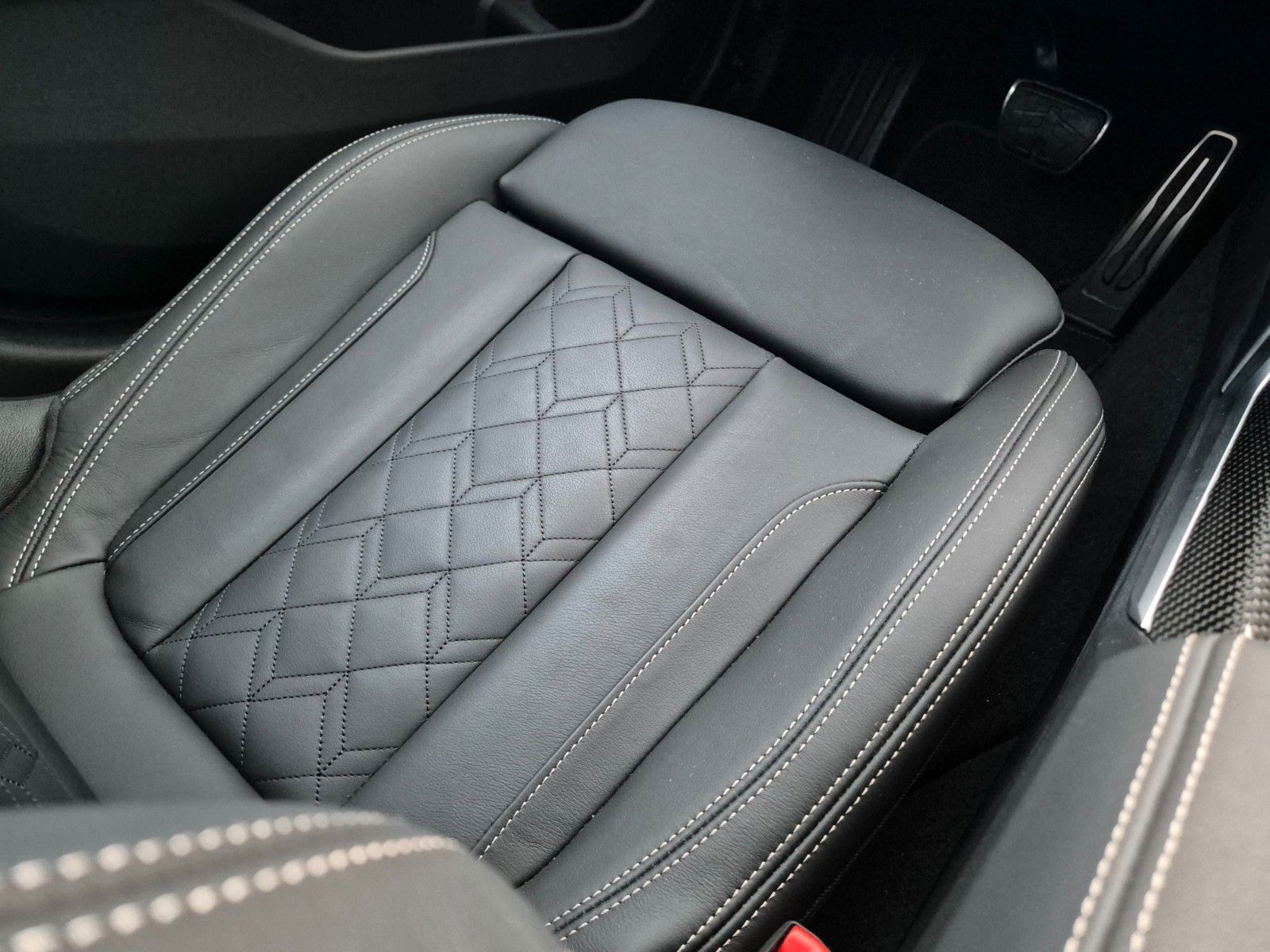 Fahrzeugabbildung ALPINA B3 GT/H&K/HUD/Carbon/Pan/Neuzustand