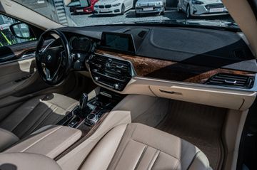 Fahrzeugabbildung BMW 530 e Luxury Line |LEDER|PDC|LED|NAVI|SHZ