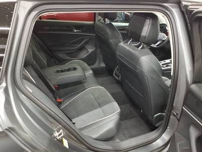 Passat Variant 1.5 eHYBRID DSG BUSINESS LED+AHK+