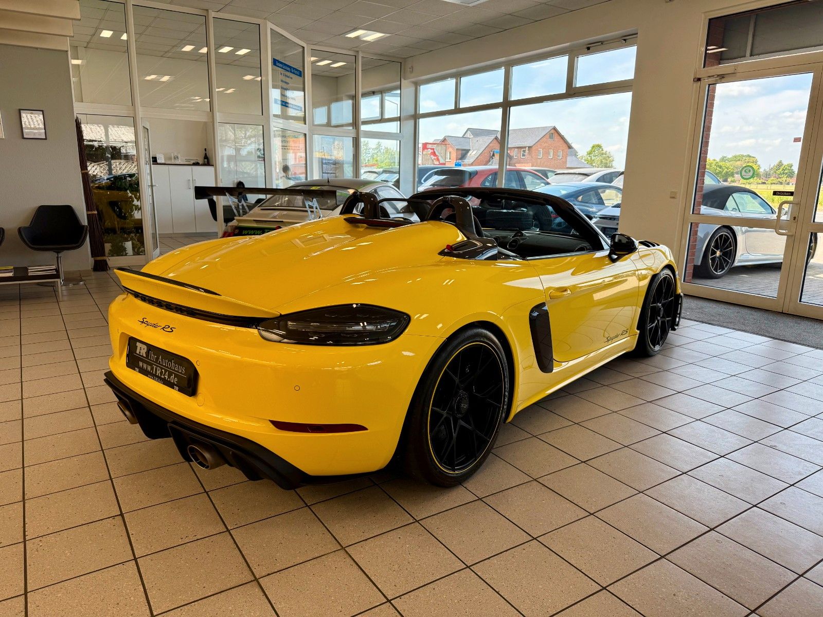 Fahrzeugabbildung Porsche 718 Boxster Spyder RS WEISSACH/Lift/Carbon/BOSE