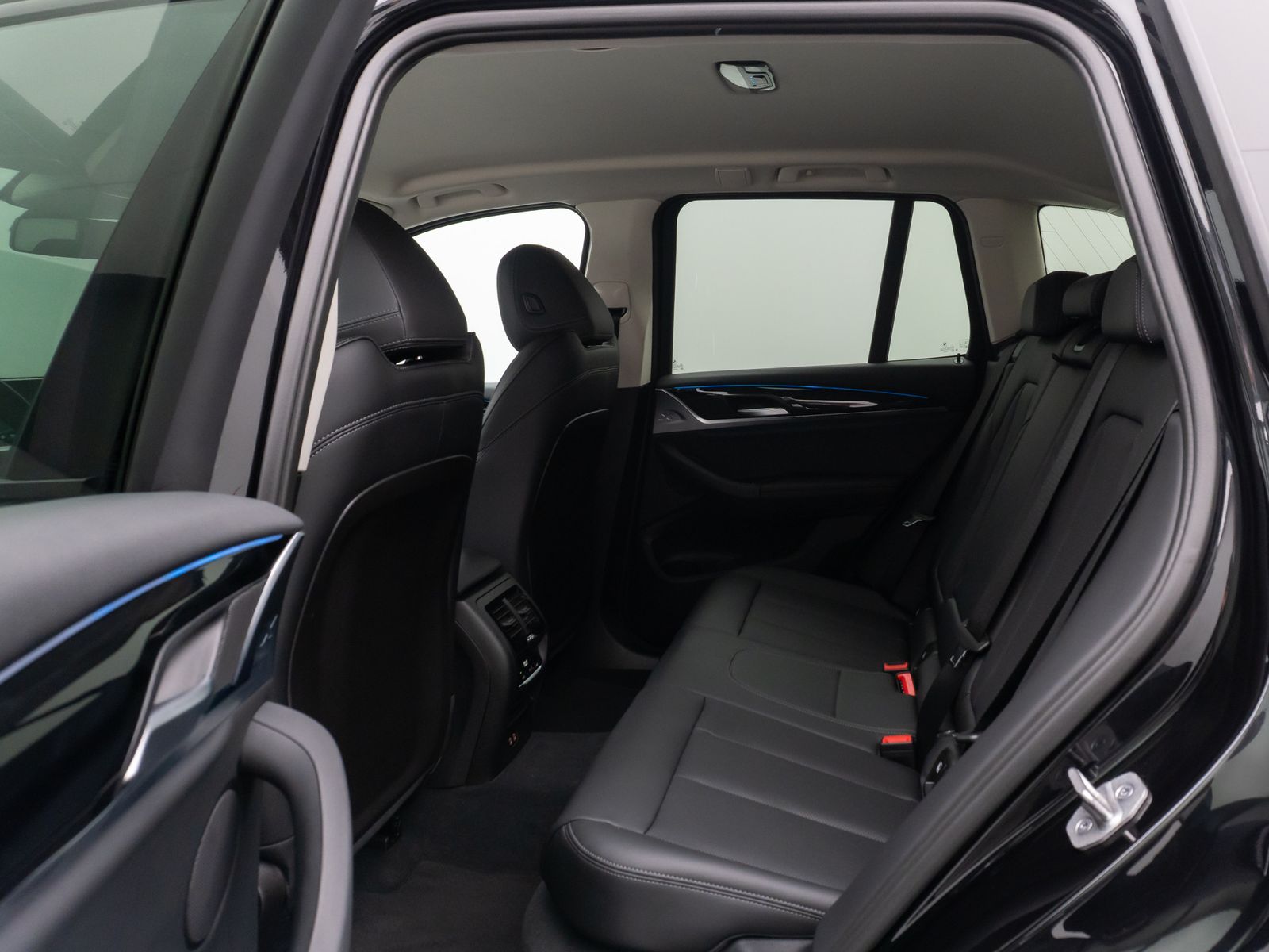 Fahrzeugabbildung BMW X3 xD30e Kamera DAB HiFi Komfort MSport 19Zoll