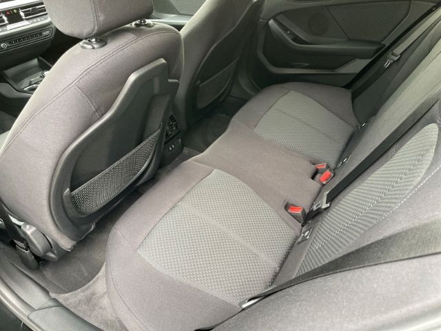 Fahrzeugabbildung BMW 118 i Advantage Autom. Navi, Sitzheizung, Tempom