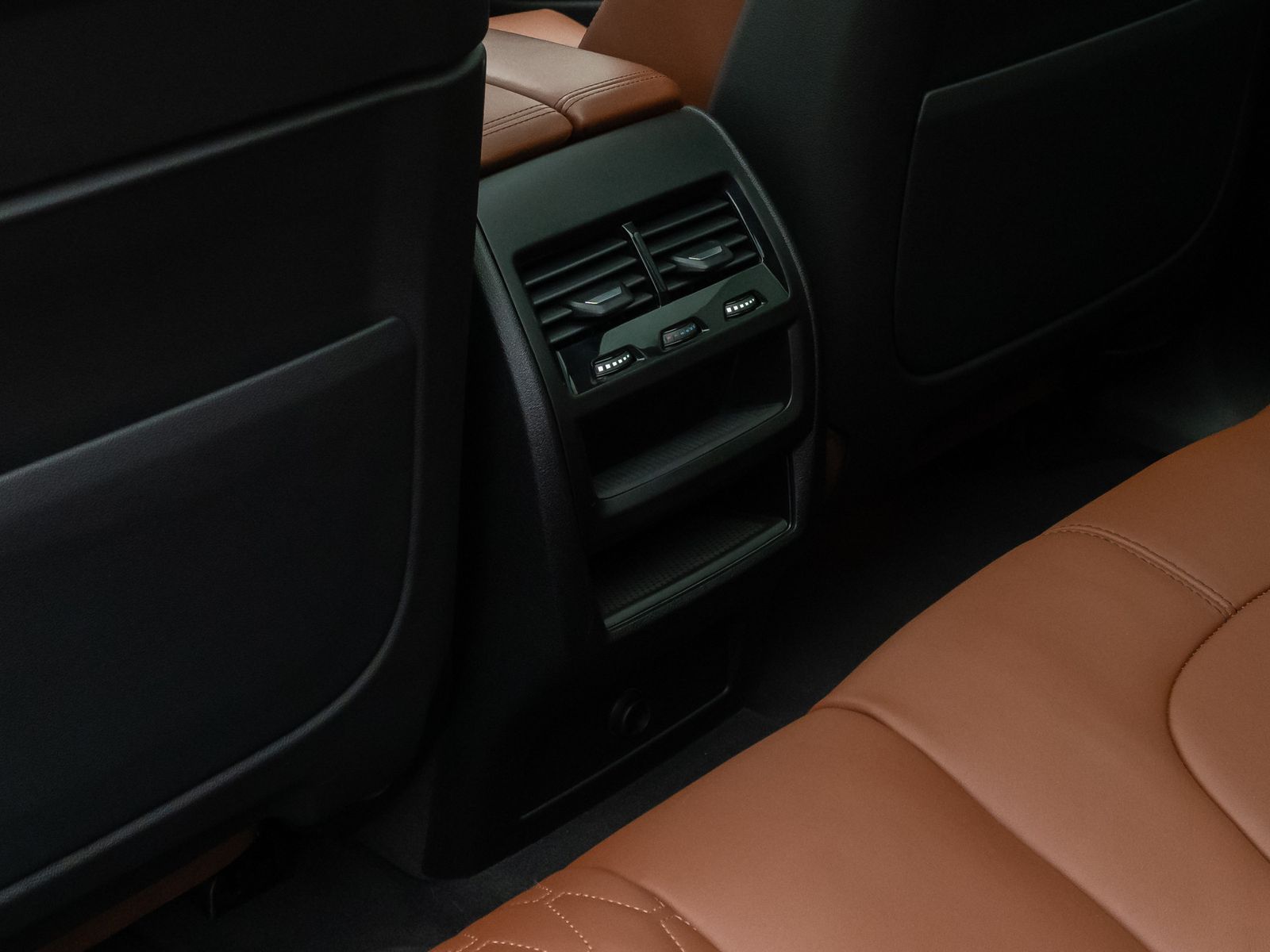 Fahrzeugabbildung BMW X5 xD30d M Sport 360°Laser ACC SoftCl DAB 22Zoll