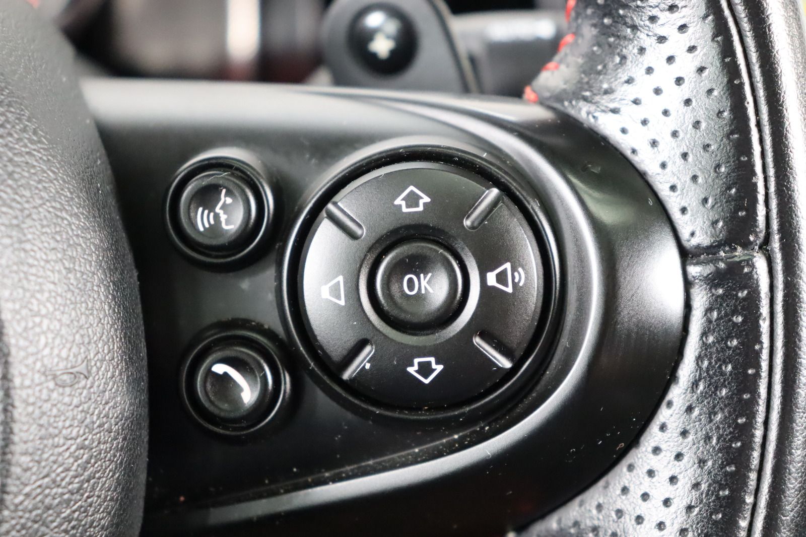 Fahrzeugabbildung MINI John Cooper Works * HUD * LED * Pano