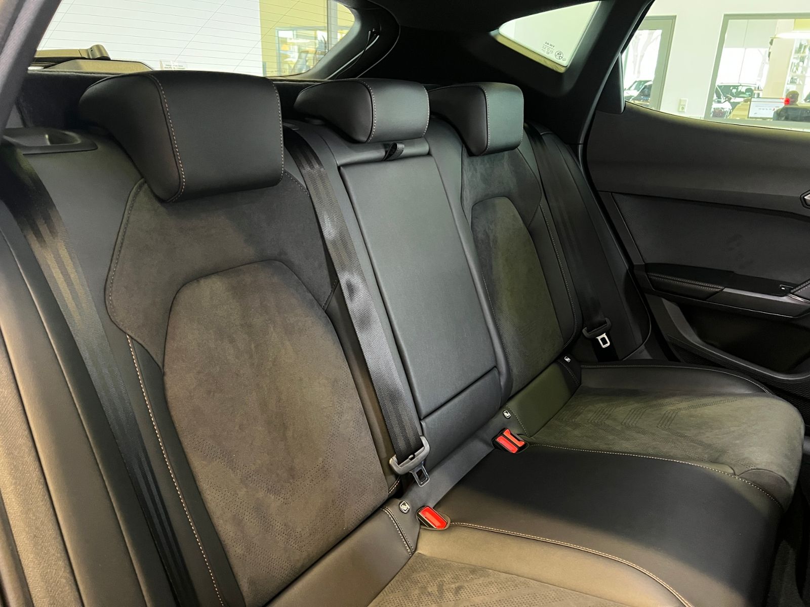 Fahrzeugabbildung CUPRA Formentor VZ 2.0 TSI DSG 4Drive *AHK, LED-Matrix
