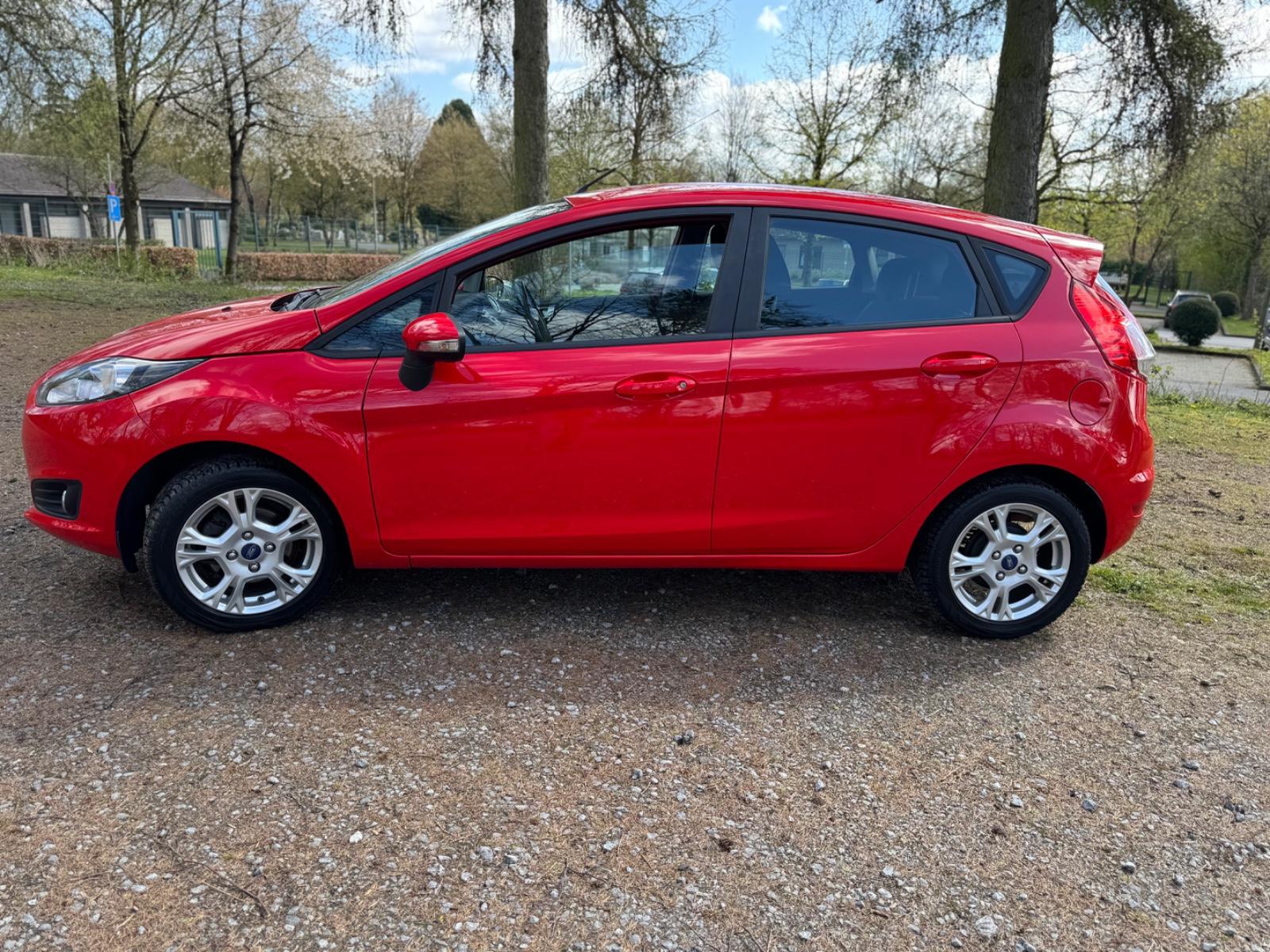 Ford Fiesta 1,0 Trend mit PDC/SHZ/Klimautomatik