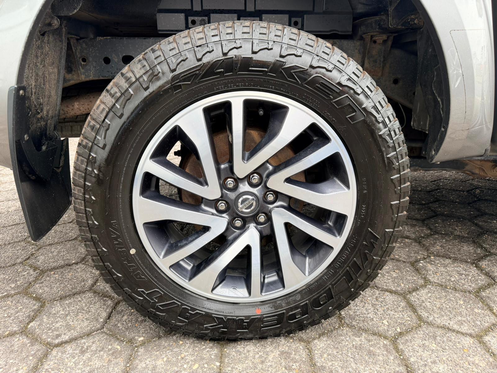 Nissan NP300 Tekna Double Cab4x4/RostFrei/360Kam