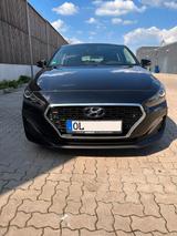 Hyundai i30 Fastback Premium | 1. Hand - Hyundai i30 mit Benzin-Antrieb: Sportwagen, Automatik