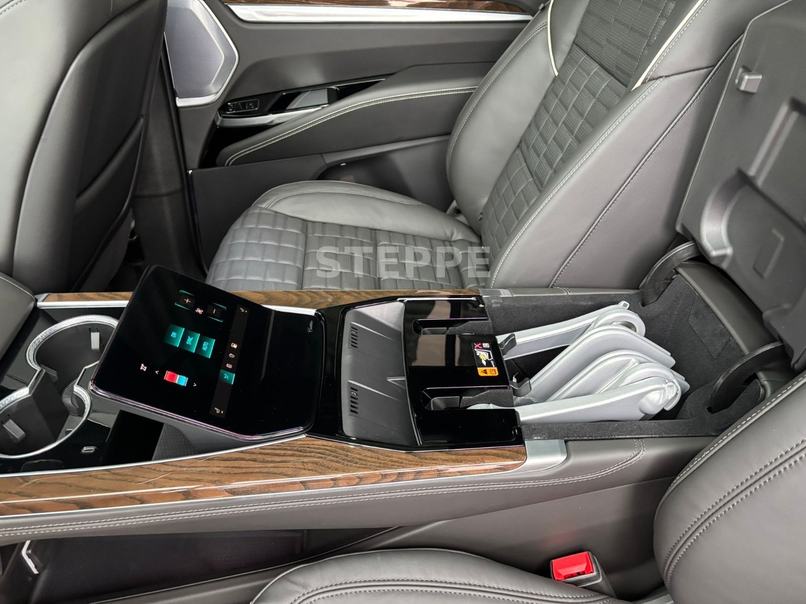 Cadillac Escalade FACELIFT MY26 6.2 V8 Platinum Luxury24"