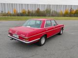 Mercedes-Benz 280E /8 - Signalrot 568 - Mercedes-Benz 280 mit Benzin-Antrieb: 2.8