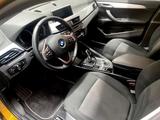 BMW X2 SDrive 18D Advantage Paket Autom Navi 18Zoll - : Gold, Soundsystem