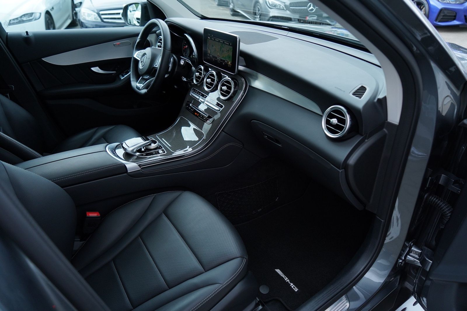 Fahrzeugabbildung Mercedes-Benz GLC 350 d 4Matic AMG COMAND|AHK|360°|LED|PANO