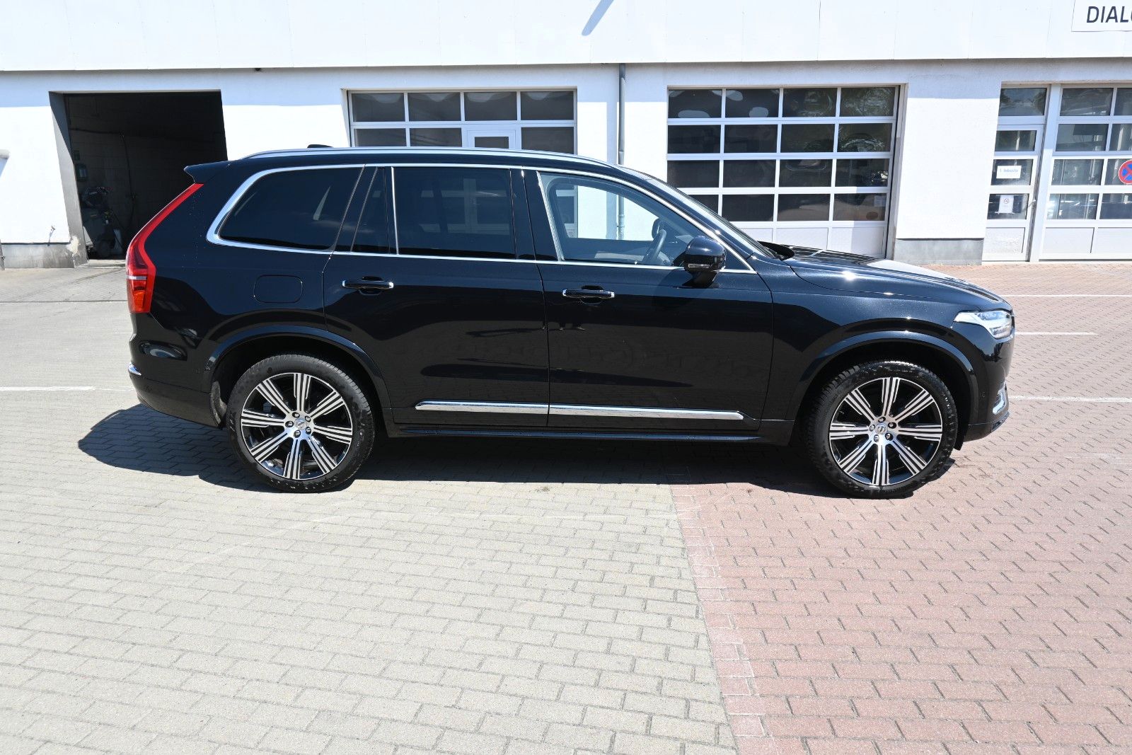 Fahrzeugabbildung Volvo XC90 D5 Ultimate Bright AWD*MASS*LUFT*AHK*PANO*