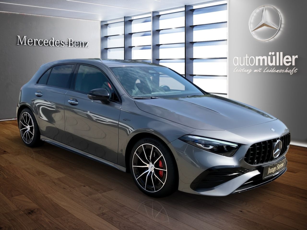 Fahrzeugabbildung Mercedes-Benz AMG A 35 4M NIGHT+AHK+360°+LENKRADHEIZ+MULTIBEAM